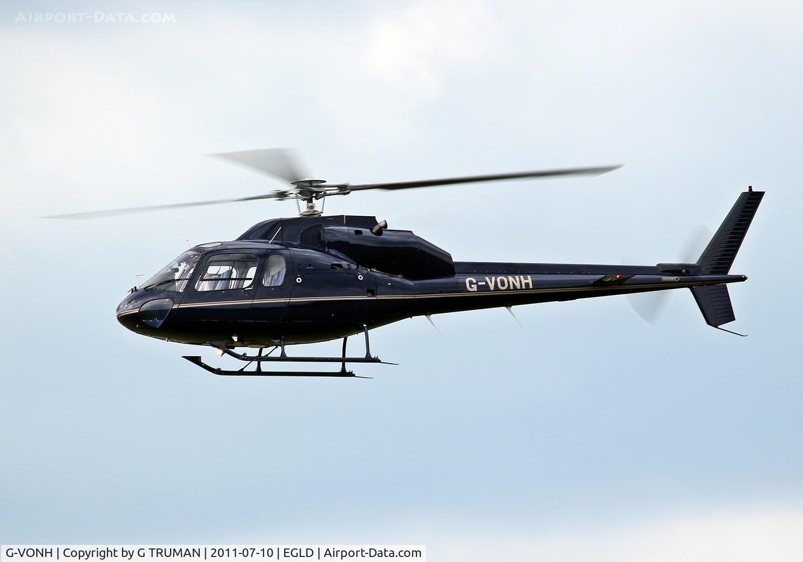 G-VONH, 1983 Aérospatiale AS-355F-1 Ecureuil 2 C/N 5303, Departing for Silverstone