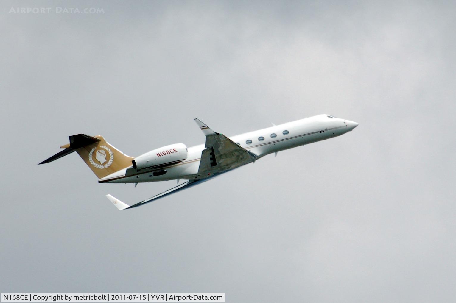 N168CE, 1999 Gulfstream Aerospace G-V C/N 568, Gulfstream takeoff from YVR