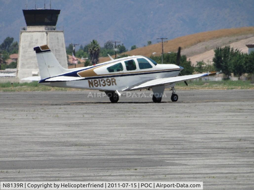 N8139R, 1974 Beech F33A Bonanza C/N CE-522, Taxiing to runway 26L