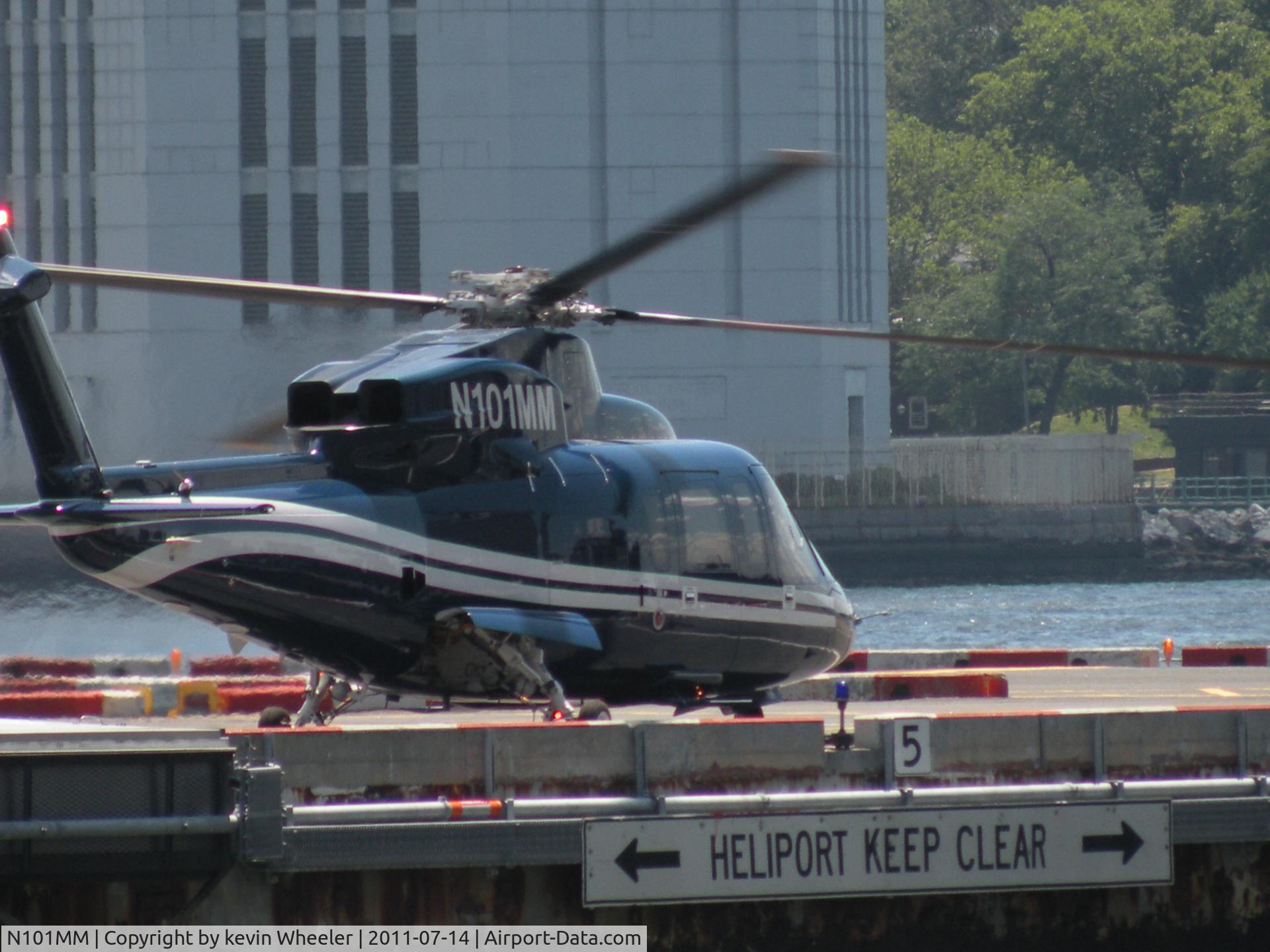 N101MM, 2001 Sikorsky S-76C C/N 760519, Spotted at NYC downtow Heleport Getting Fuel