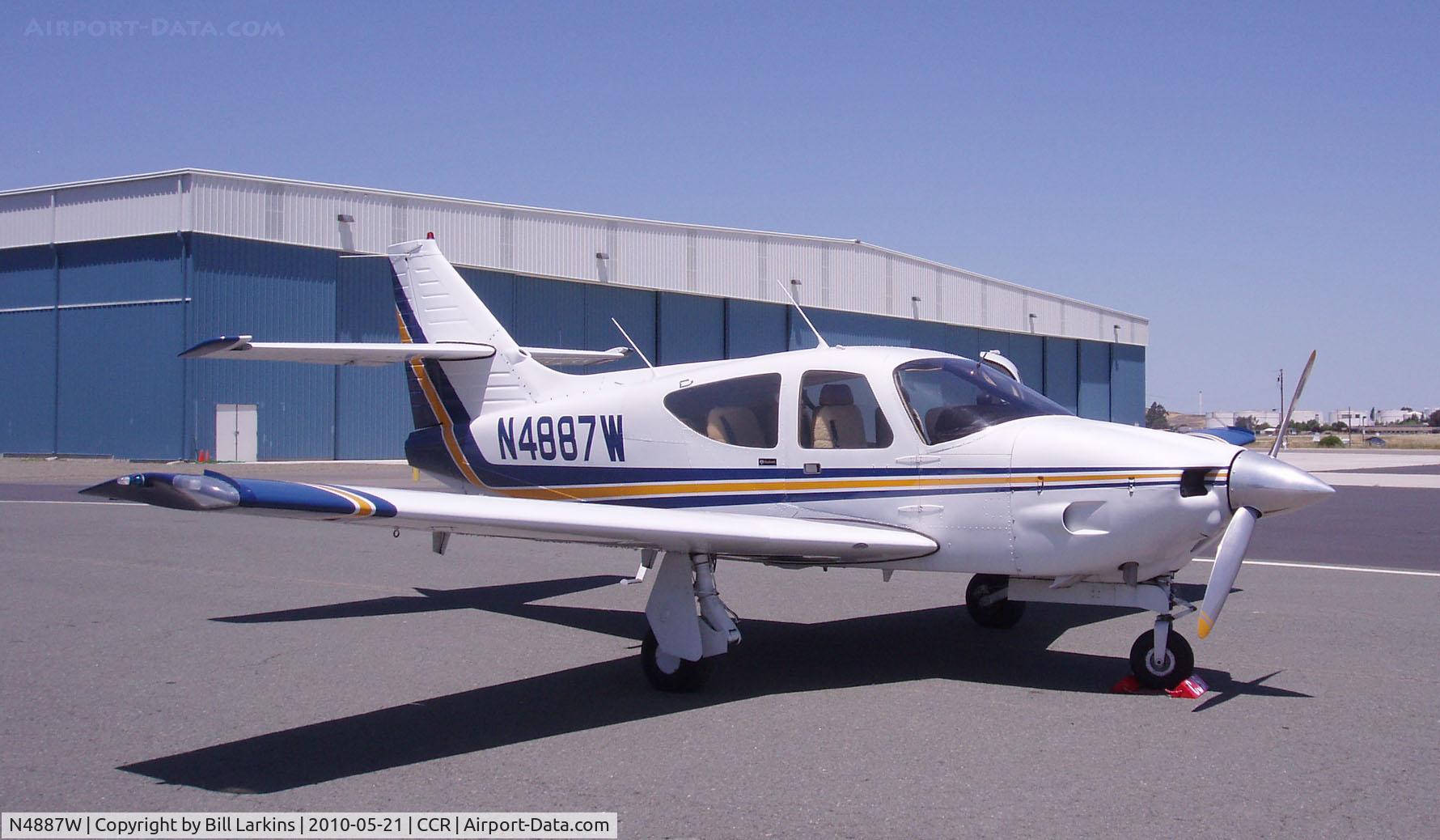 N4887W, 1977 Rockwell International 114 Commander C/N 14217, Front view
