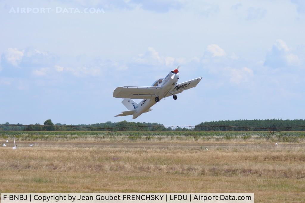 F-BNBJ, Morane-Saulnier MS-893A Rallye Commodore 180 C/N 10542, accrochage banderole