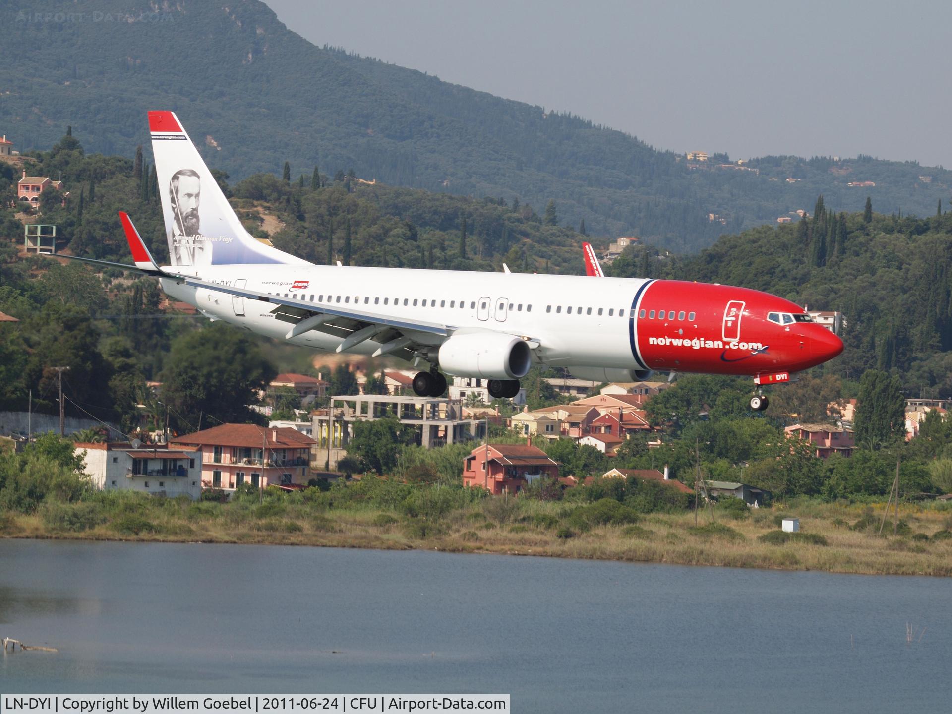LN-DYI, 2010 Boeing 737-8JP C/N 40866, Prepare for landing