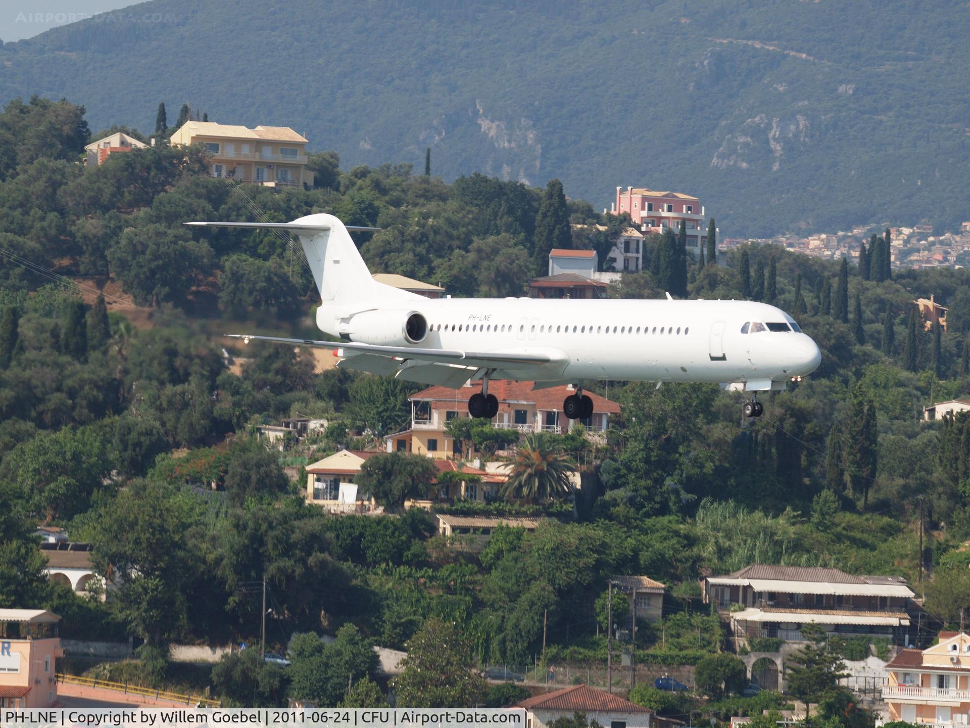 PH-LNE, 1991 Fokker 100 (F-28-0100) C/N 11322, Prepare for landing