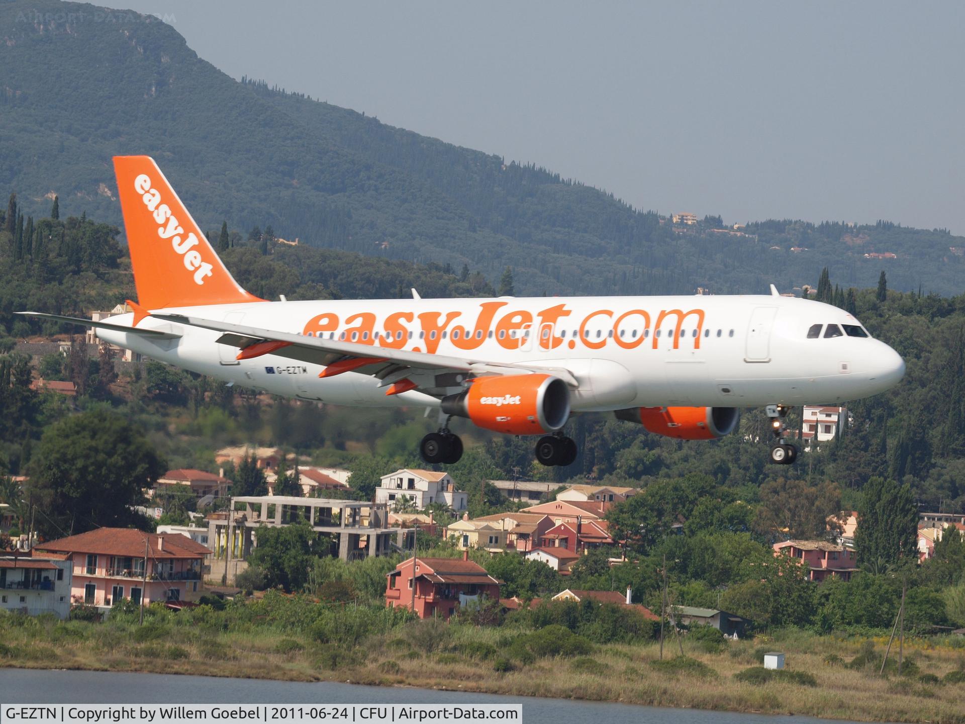 G-EZTN, 2009 Airbus A320-214 C/N 4006, Prepare for landing