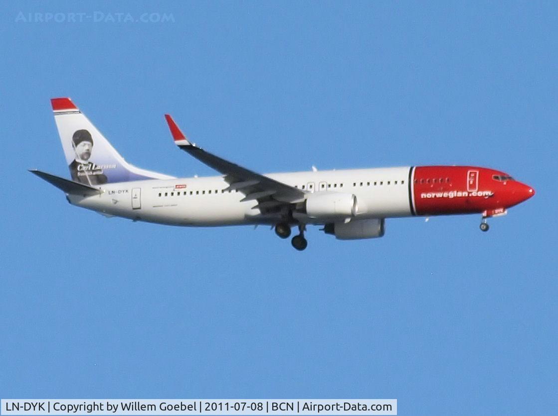 LN-DYK, 2011 Boeing 737-8JP C/N 39046, prepare for landing on Barcelona Airport