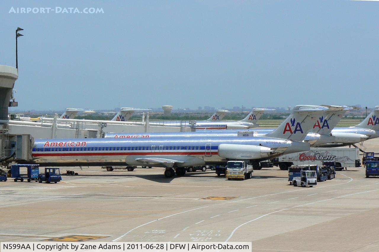 N599AA, 1992 McDonnell Douglas MD-83 (DC-9-83) C/N 53289, At the gate at DFW Airport