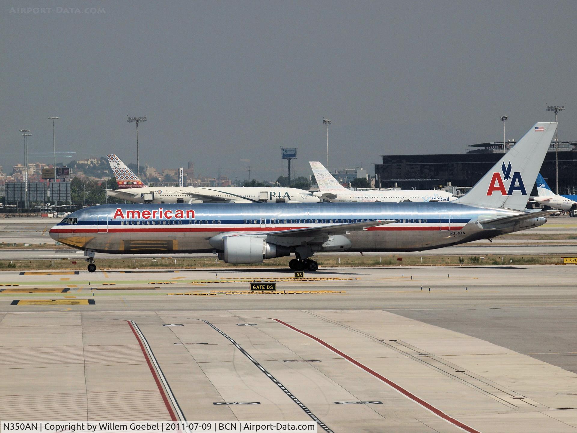 N350AN, 2003 Boeing 767-323/ER C/N 33089, depart from Barcelona Airport