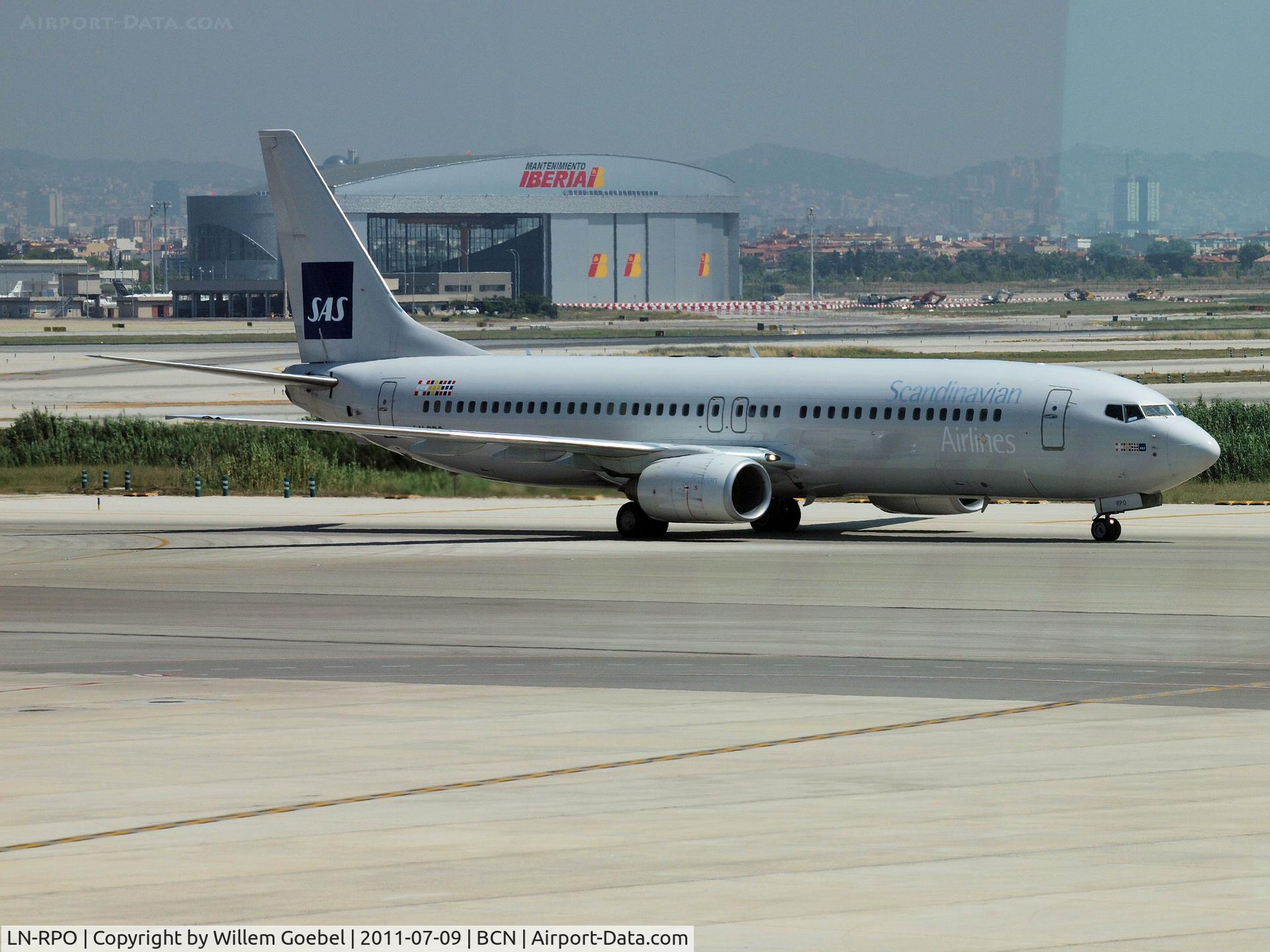 LN-RPO, 2000 Boeing 737-883 C/N 30467, Arrival on Barcelona Airport