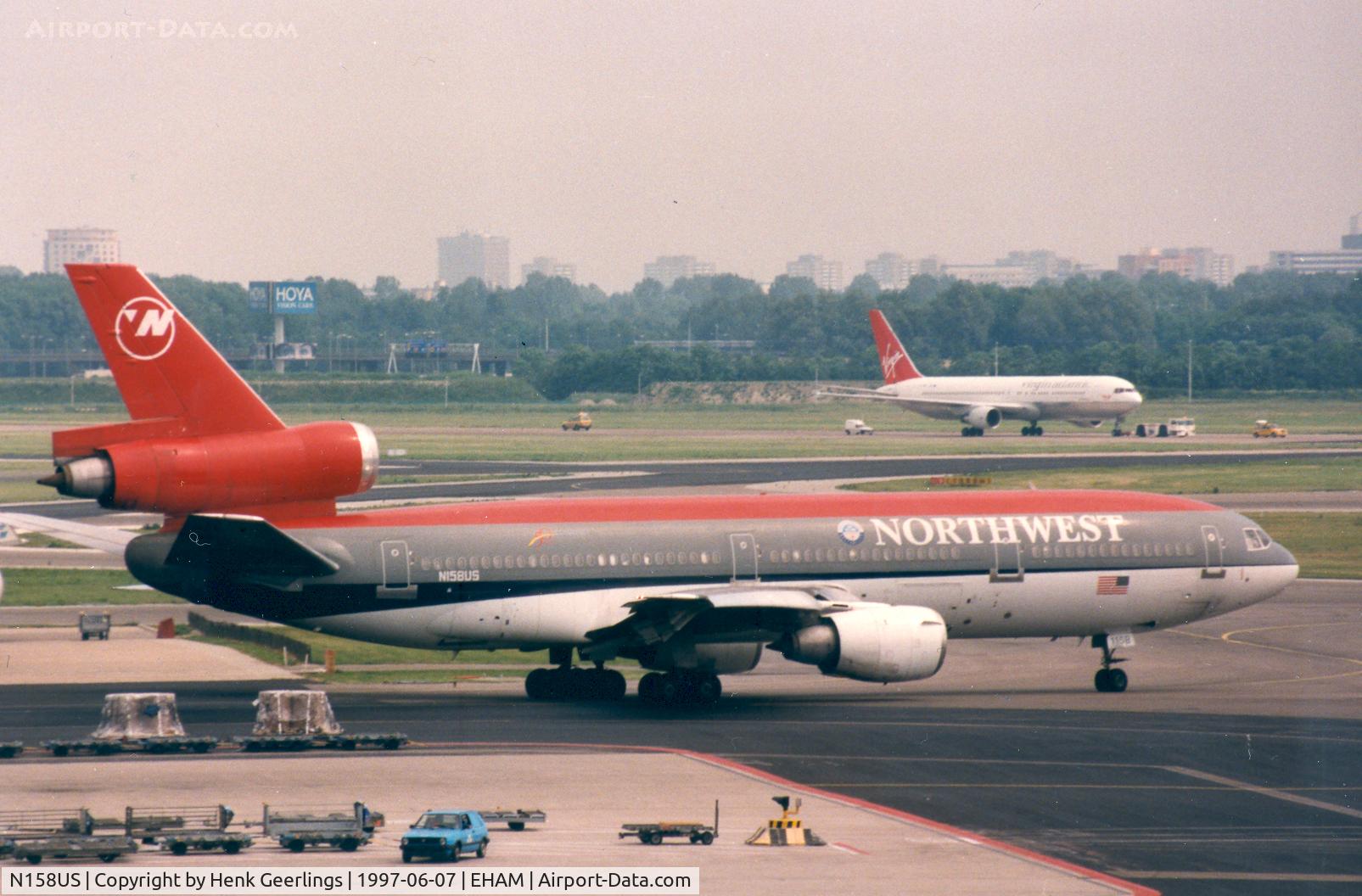 N158US, 1974 Douglas DC-10-40 C/N 46767, Northwest.

Background : B767 from Martinair lsd to Virgin