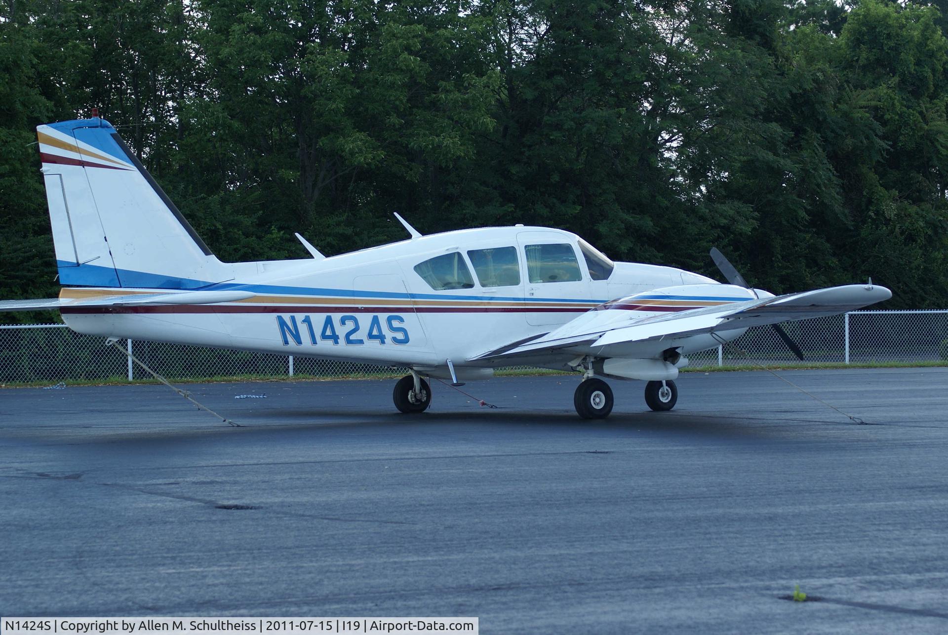 N1424S, 1978 Piper PA-23-250 C/N 27-7954022, 1978 Piper PA-23-250