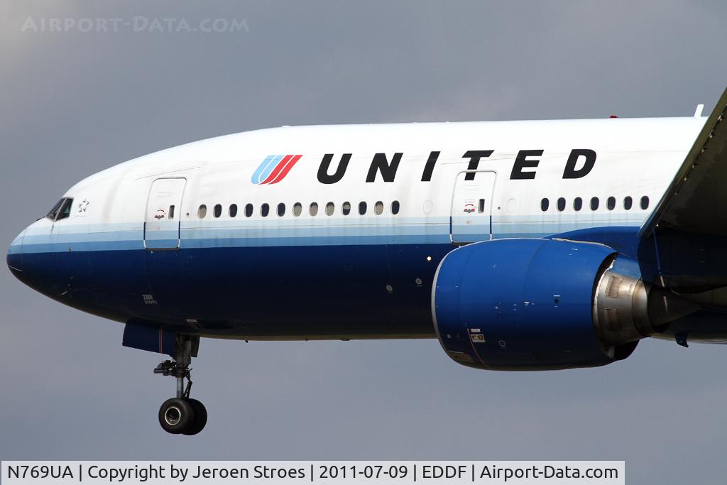 N769UA, 1995 Boeing 777-222 C/N 26921, Frankfurt, EDDF, arrival