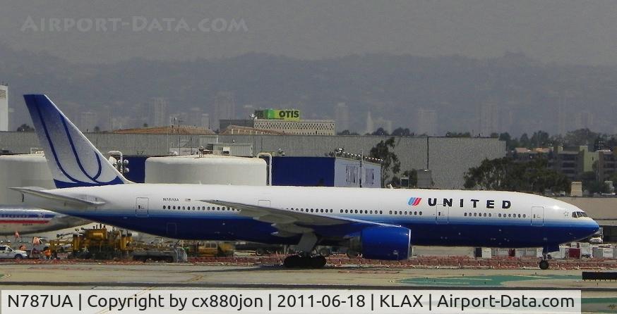 N787UA, 1997 Boeing 777-222 C/N 26939, B777-222 of United Airlines @ LAX