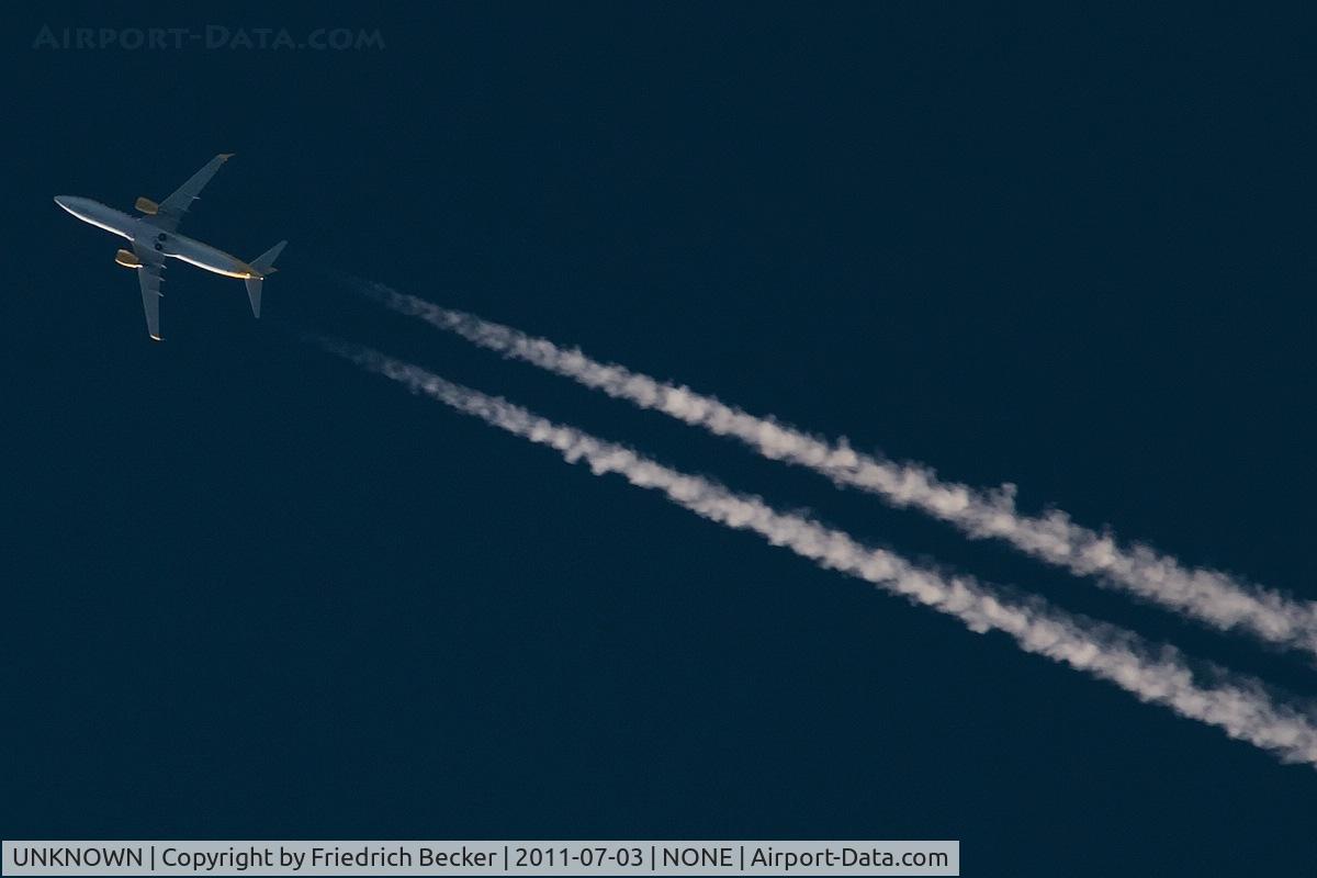 UNKNOWN, Contrails Various C/N Unknown, Tuifly B737-800 cruising southbound