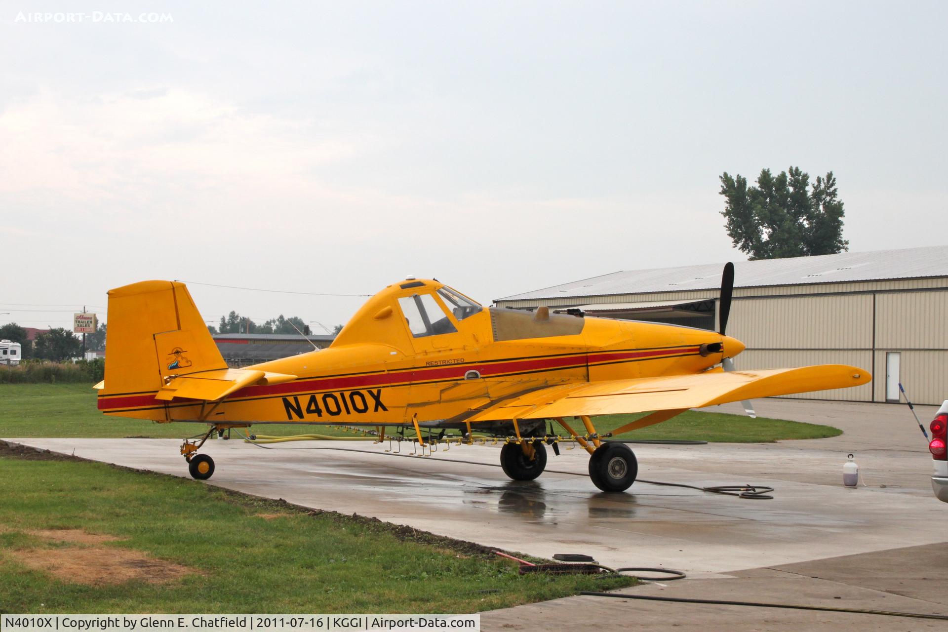 N4010X, 1979 Ayres S2R-T34 Thrush C/N 6024, On the ramp ready for duty.