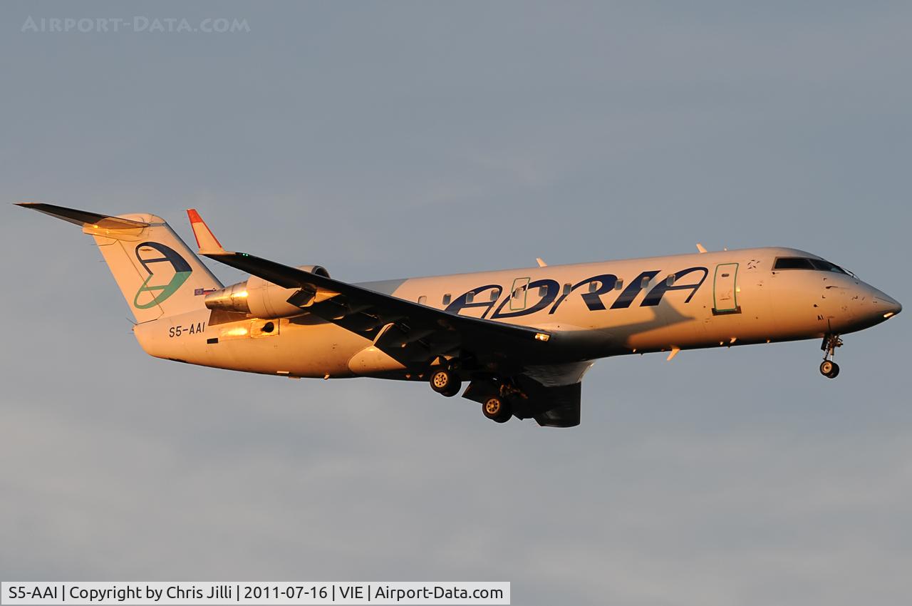 S5-AAI, 1998 Canadair CRJ-200LR (CL-600-2B19) C/N 7248, Adria