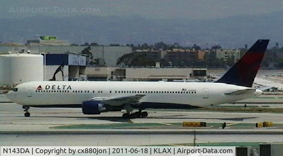 N143DA, 1998 Boeing 767-332 C/N 25991, Boeing 767-332 of Delta Air Lines