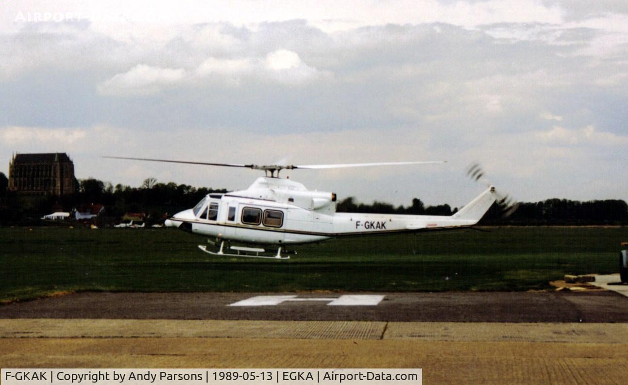 F-GKAK, 1988 Bell 412SP C/N 33160, Tha Aga Khans  bell 412 landing at Shoreham