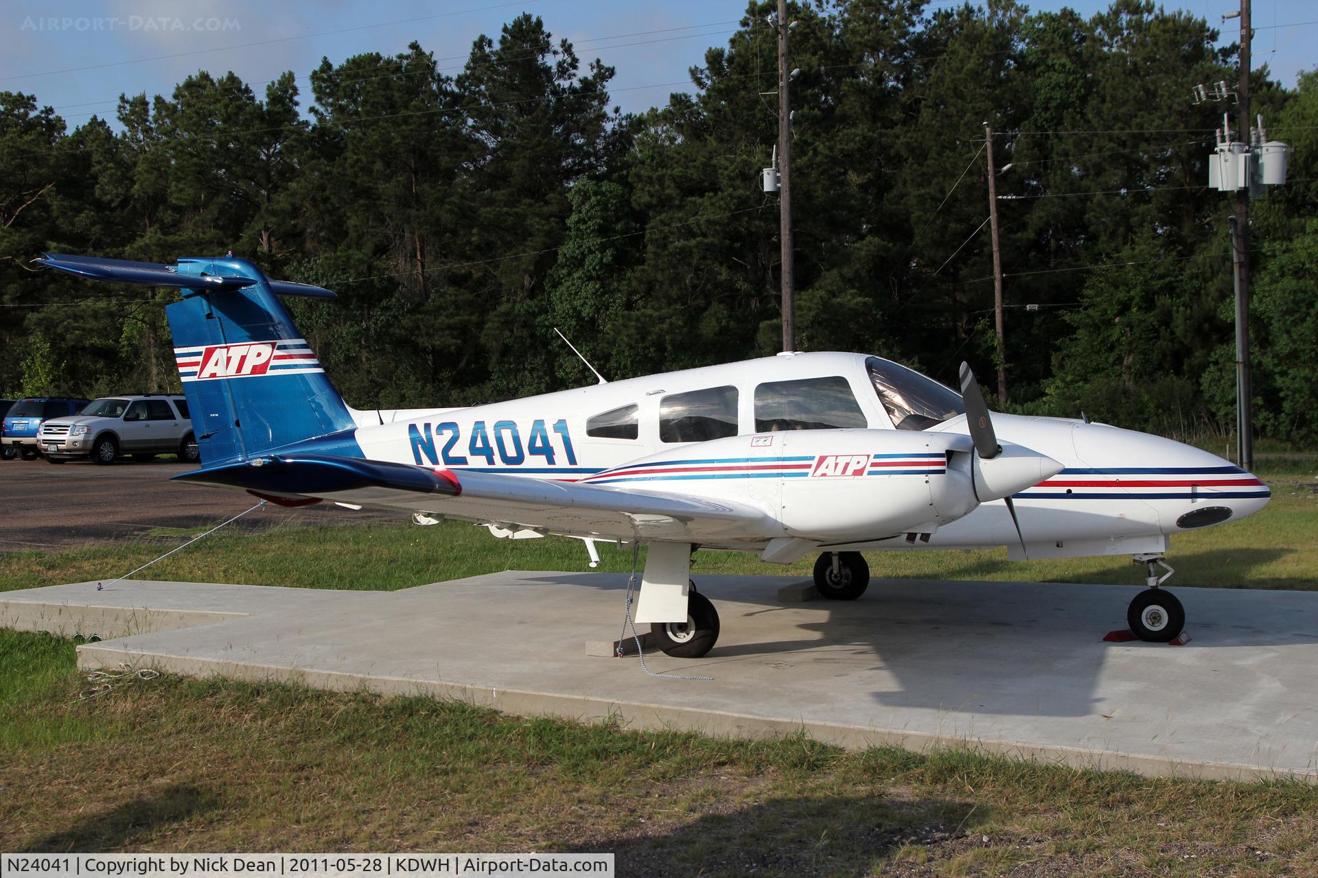 N24041, 2011 Piper PA-44-180 Seminole C/N 4496290, KDWH/DWH