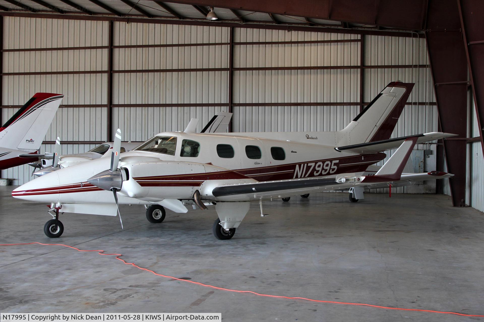 N17995, 1977 Beech B-60 Duke C/N P-428, KIWS/IWS