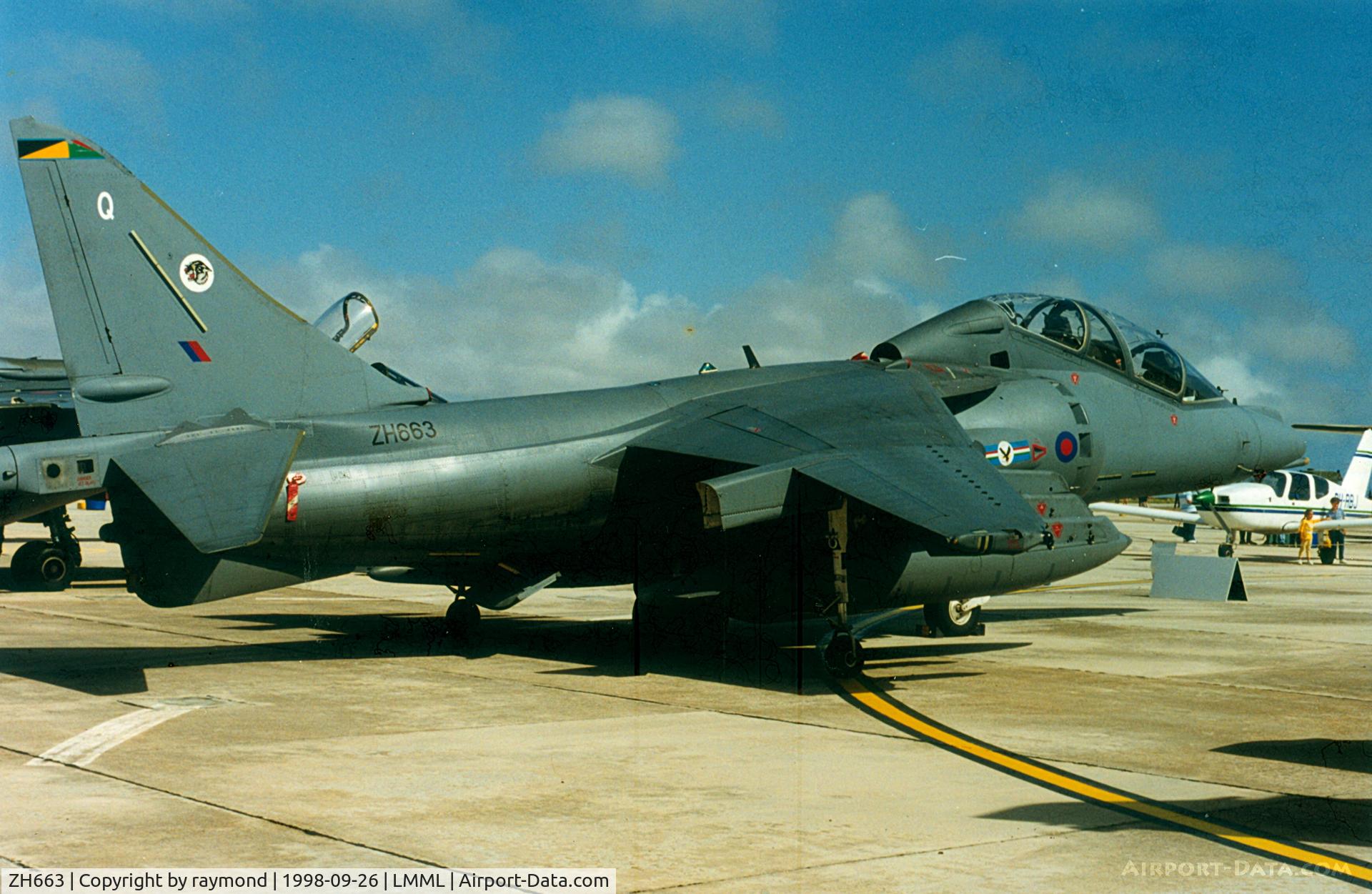 ZH663, 1995 British Aerospace Harrier T.10 C/N TX011, Harrier T10 ZH663/Q 20Sqd RAF
