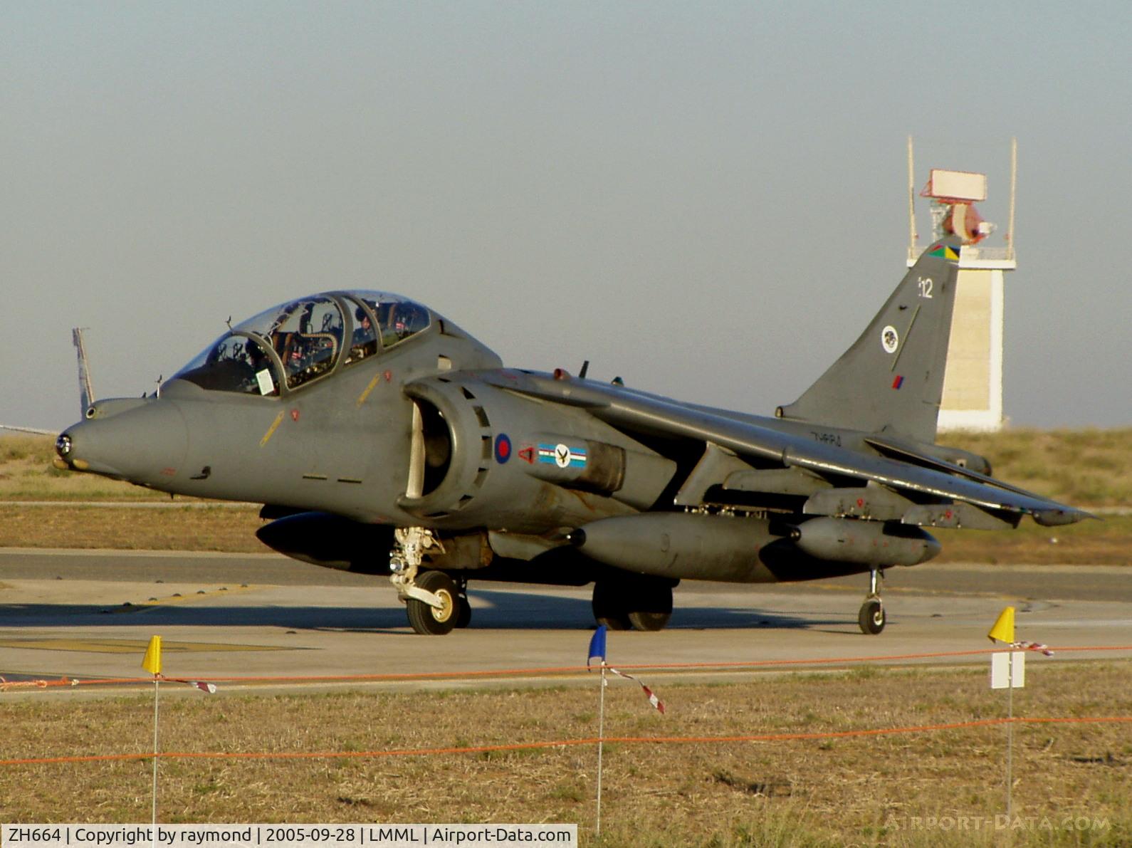 ZH664, 1995 British Aerospace Harrier T.10 C/N TX012, Harrier T10 ZH664/112 20Sqd RAF