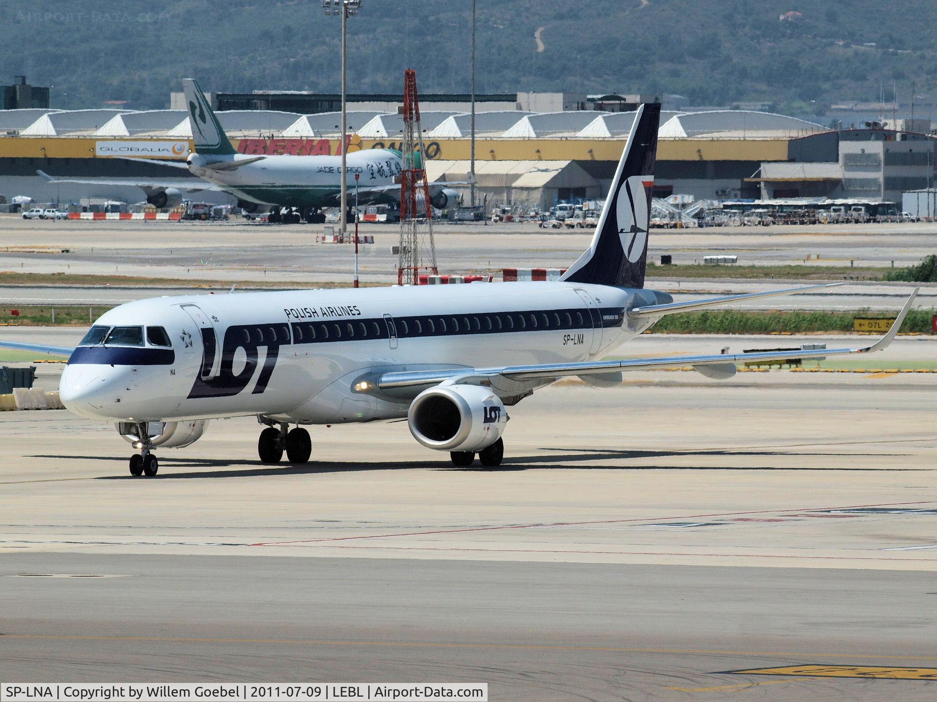 SP-LNA, 2011 Embraer 195LR (ERJ-190-200LR) C/N 19000415, Arrival on Barcelona Airport