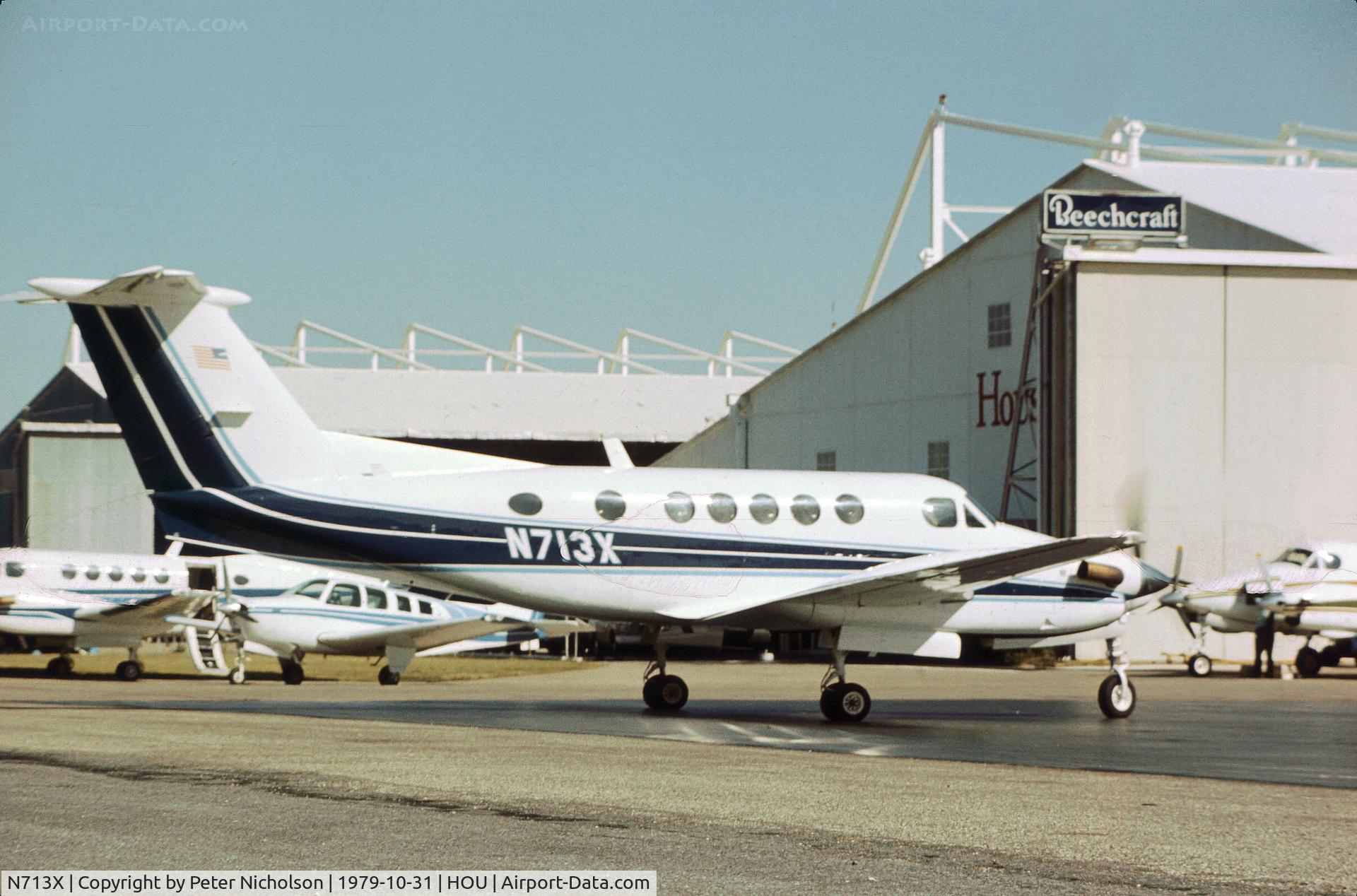 N713X, 1977 Beech 200 Super King Air C/N BB-264, Beech 200 Super King Air as seen at Houston Hobby Airport in October 1979.