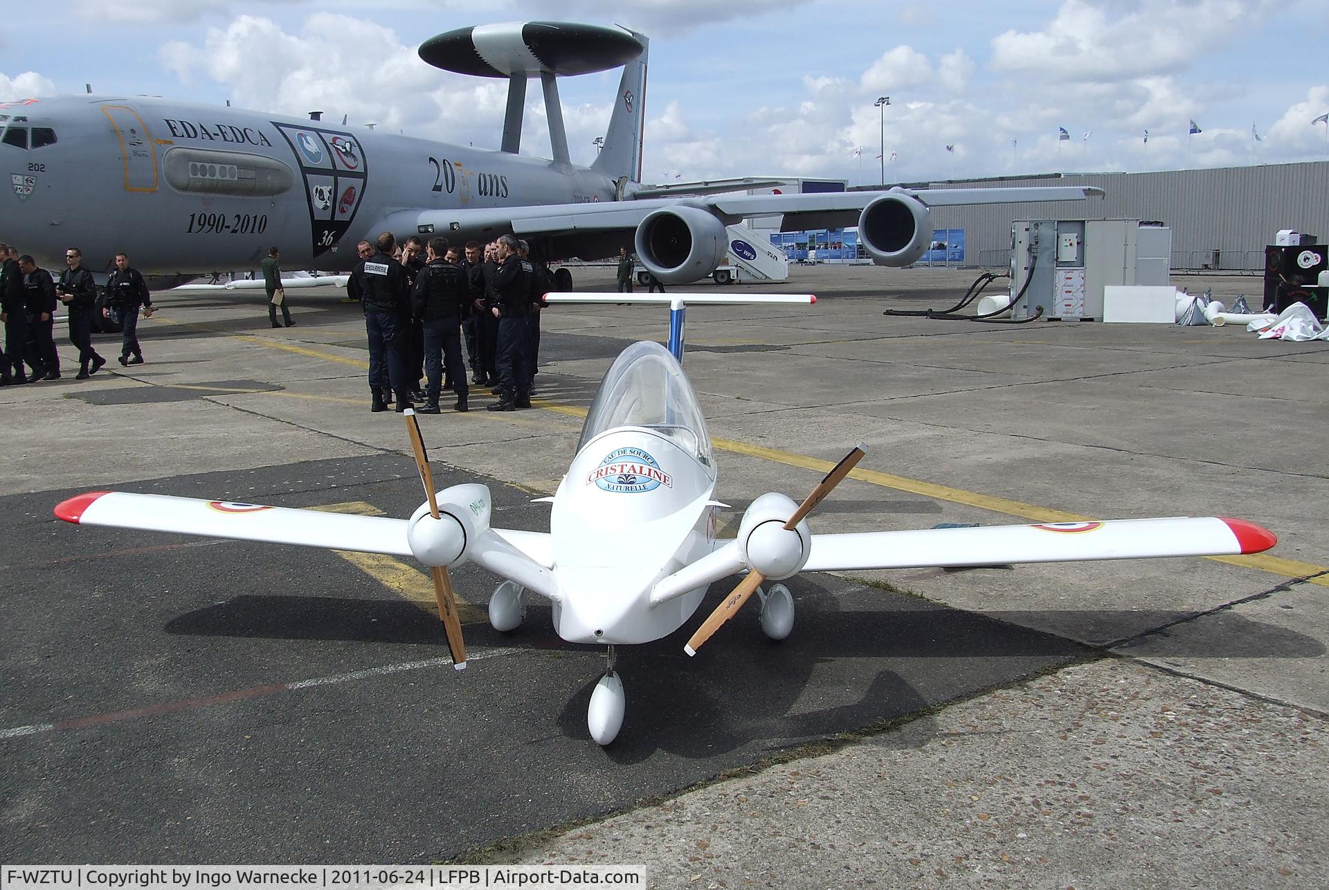 F-WZTU, Colomban MC-15 Cri-Cri (Cricket) C/N 027, Colomban MC.15E CriCri powered by two electric motors at the Aerosalon 2011, Paris