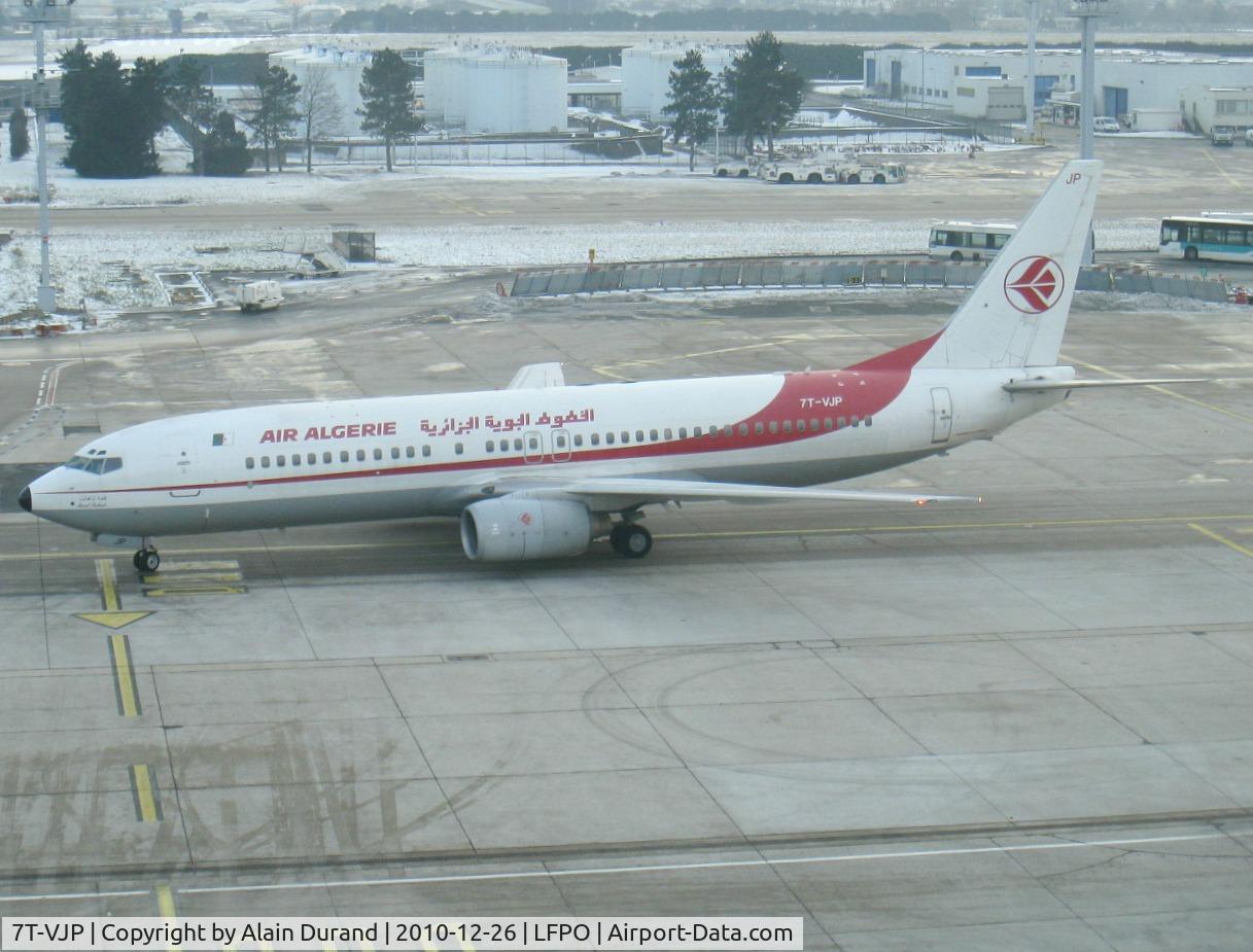 7T-VJP, 2001 Boeing 737-8D6 C/N 30208, c/n 896, taken up on January 27th 2001