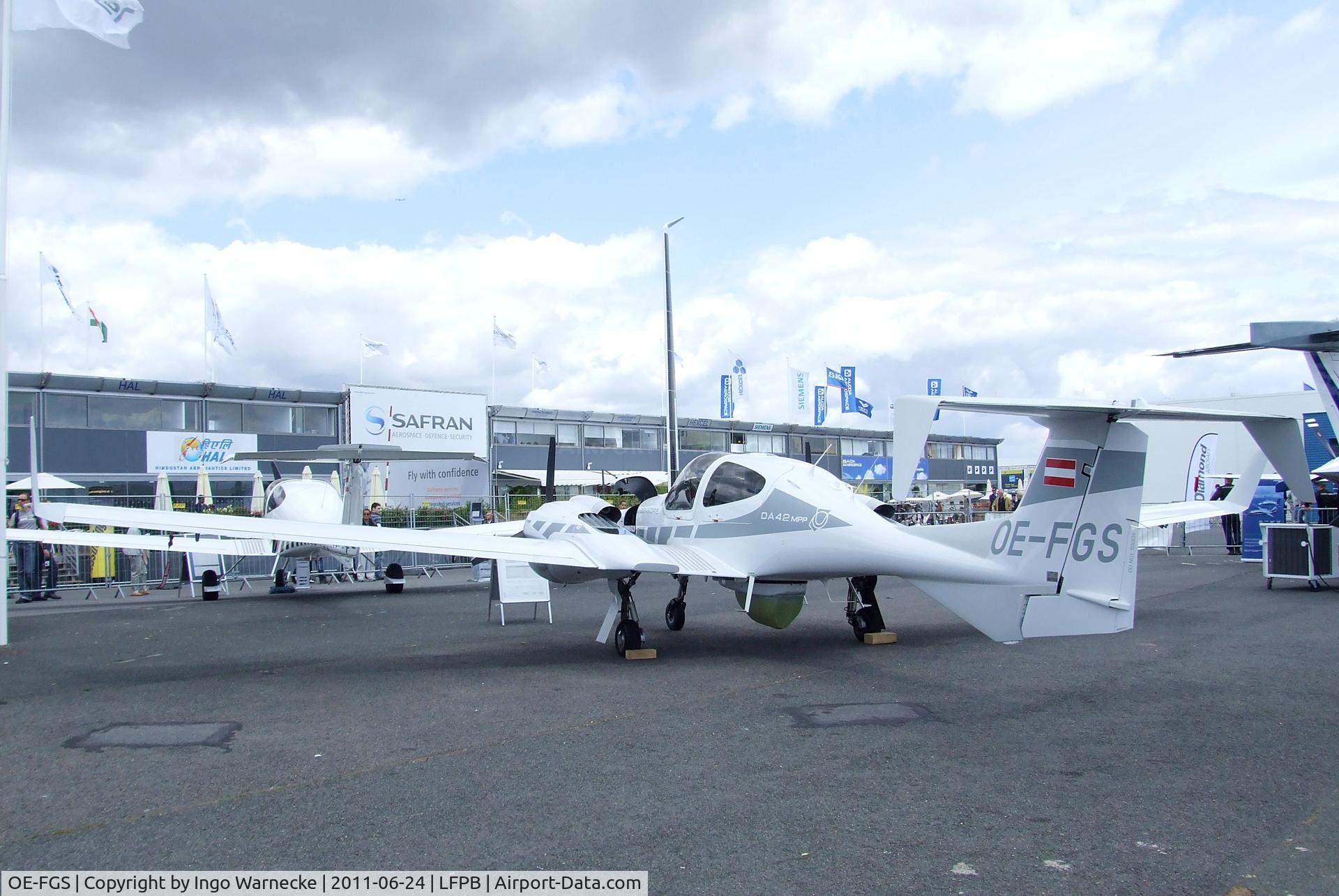OE-FGS, 2011 Diamond DA-42M-NG Twin Star C/N 42.MN018, Diamond DA-42M-NG Twin Star at the Aerosalon 2011, Paris