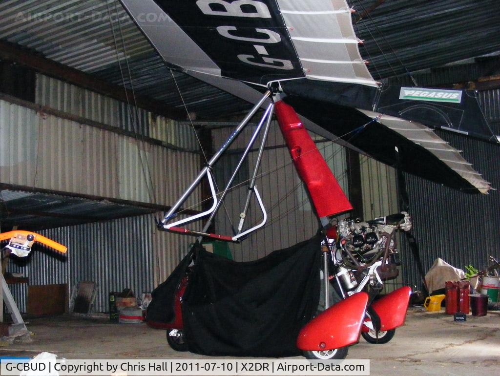 G-CBUD, 2002 Pegasus Quantum 15-912 C/N 7906, at Manor Farm Airfield, Drayton St Leonard