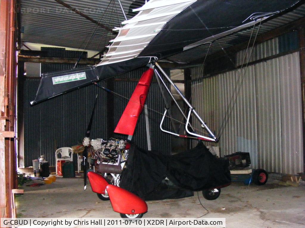 G-CBUD, 2002 Pegasus Quantum 15-912 C/N 7906, at Manor Farm Airfield, Drayton St Leonard