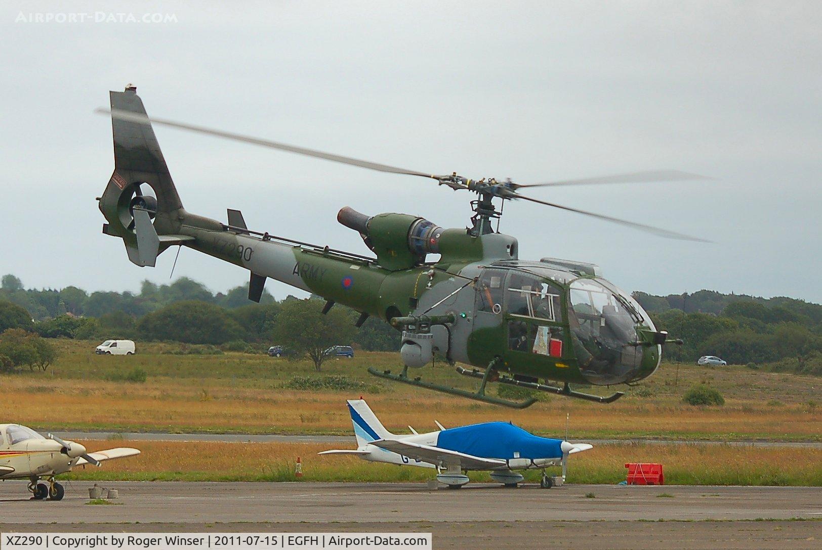 XZ290, 1976 Westland SA-341B Gazelle AH1 C/N WA1489, Army Air Corps Gazelle departing.