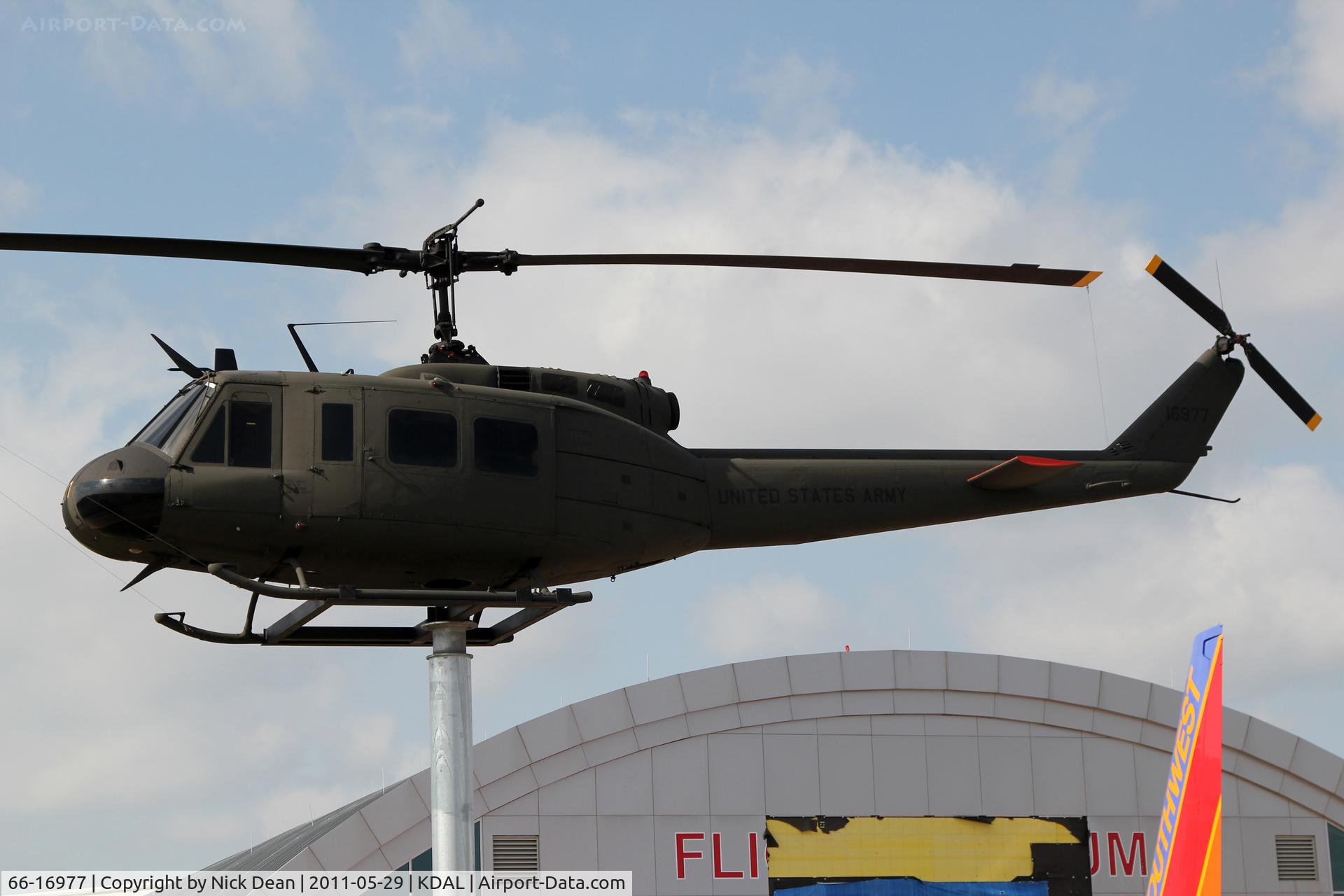 66-16977, 1966 Bell UH-1H Iroquois C/N 9171, KDAL/DAL