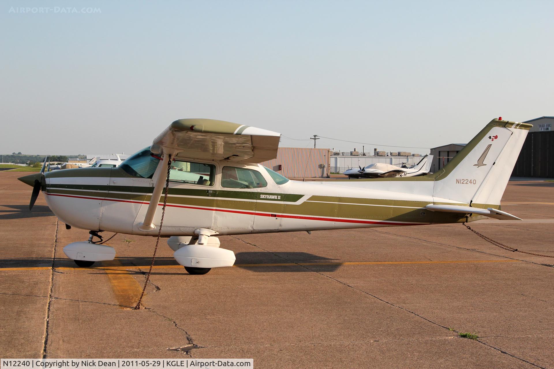 N12240, 1973 Cessna 172M C/N 17261901, KGLE/GLE