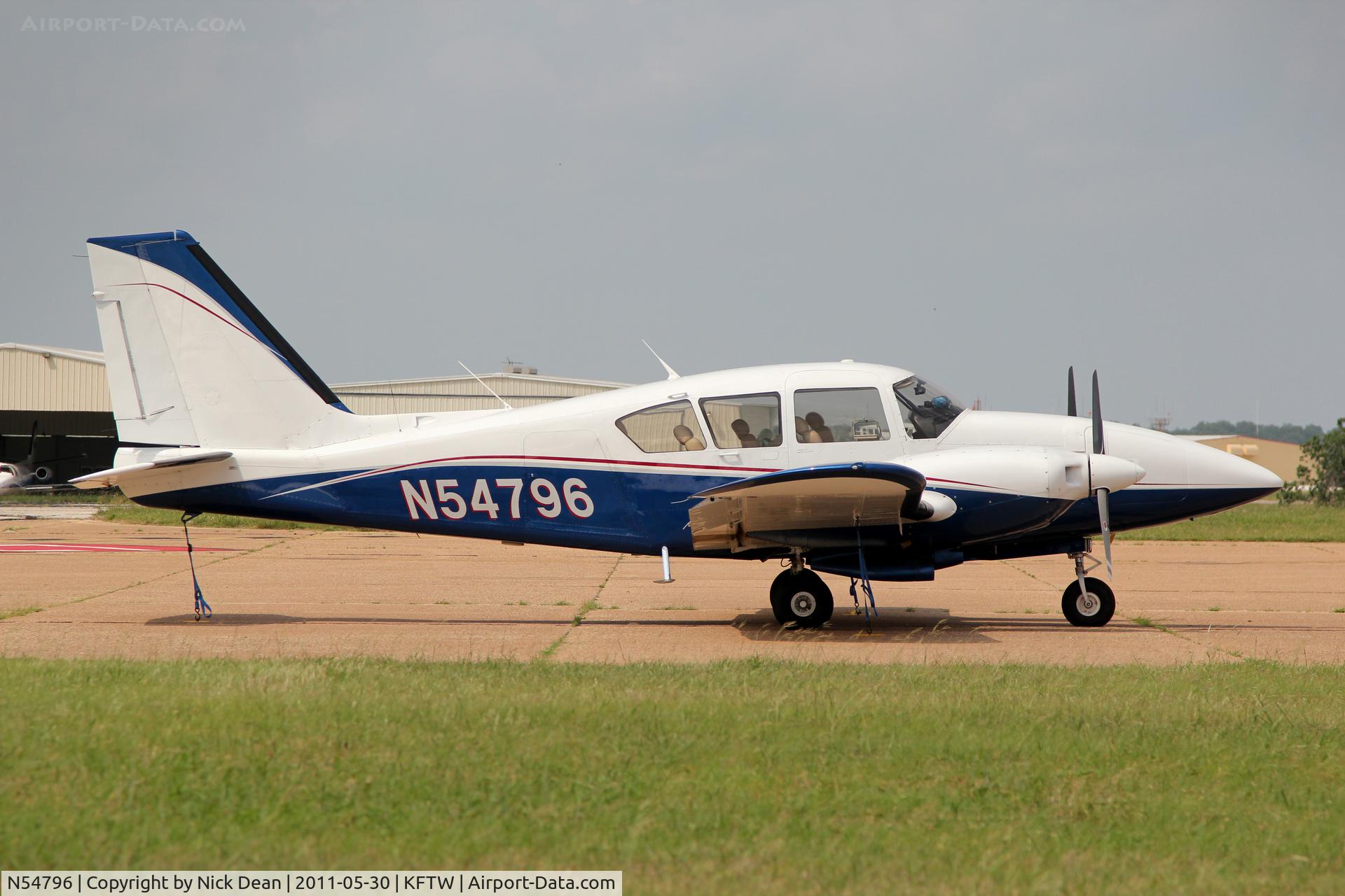 N54796, 1975 Piper PA-23-250 Aztec F C/N 27-7554097, KFTW/FTW