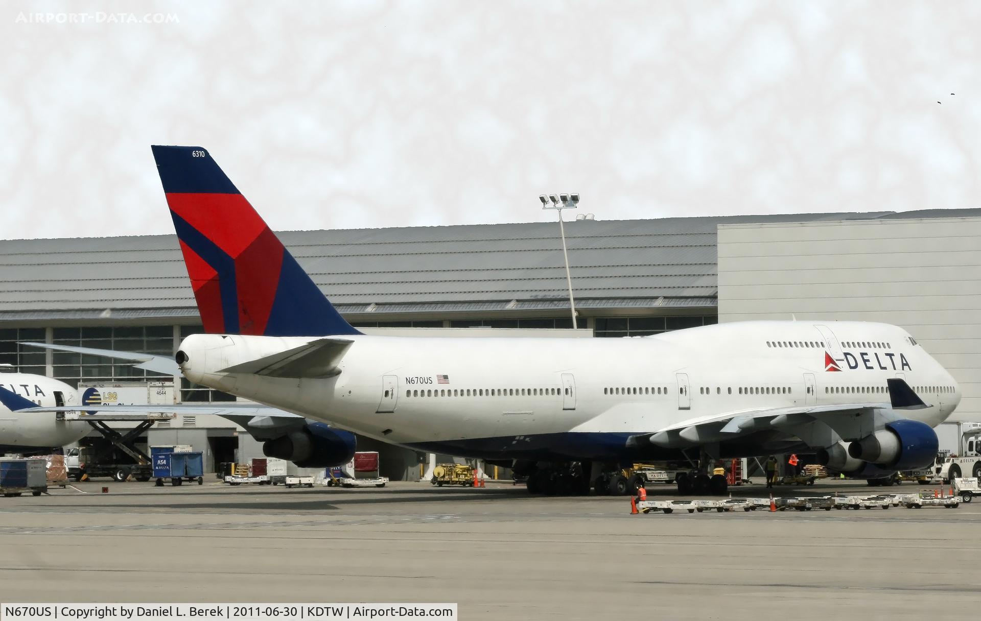 N670US, 1990 Boeing 747-451 C/N 24225, A former NWA Jumbo gets ready for another voyage to the Far East.