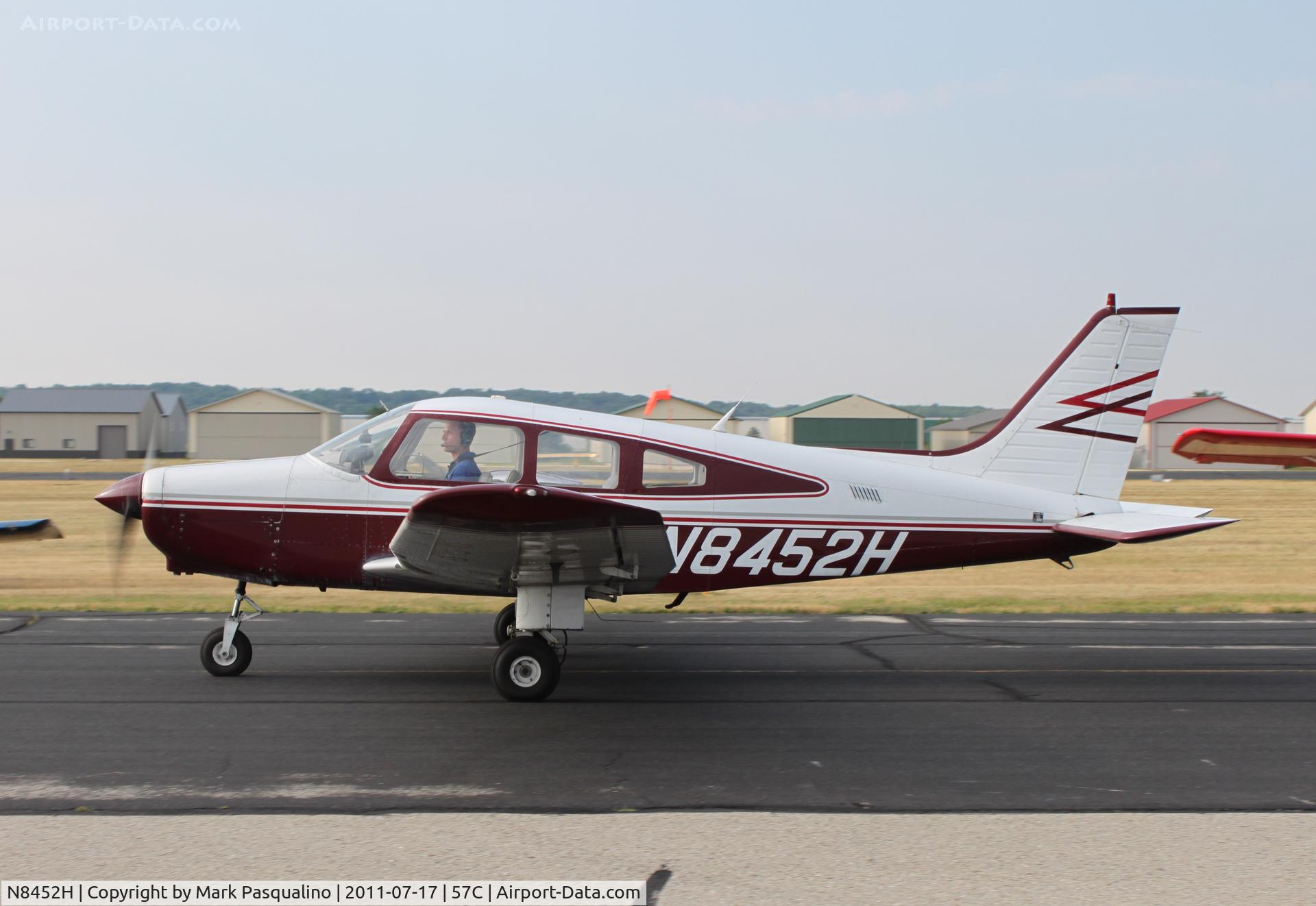 N8452H, 1981 Piper PA-28-161 C/N 28-8216040, Piper PA-28-161