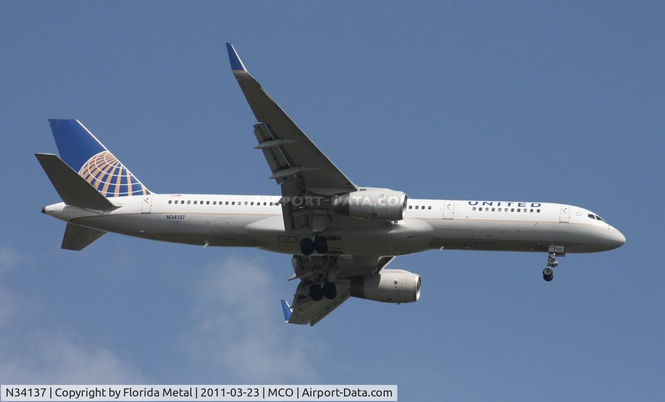 N34137, 1999 Boeing 757-224 C/N 30229, United 757