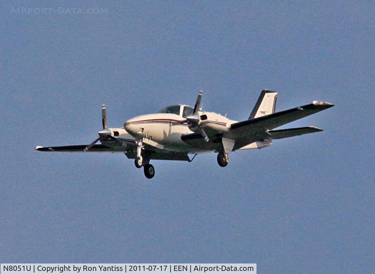 N8051U, 1990 Beech 58 Baron C/N TH-1607, On approach to Keene, NH