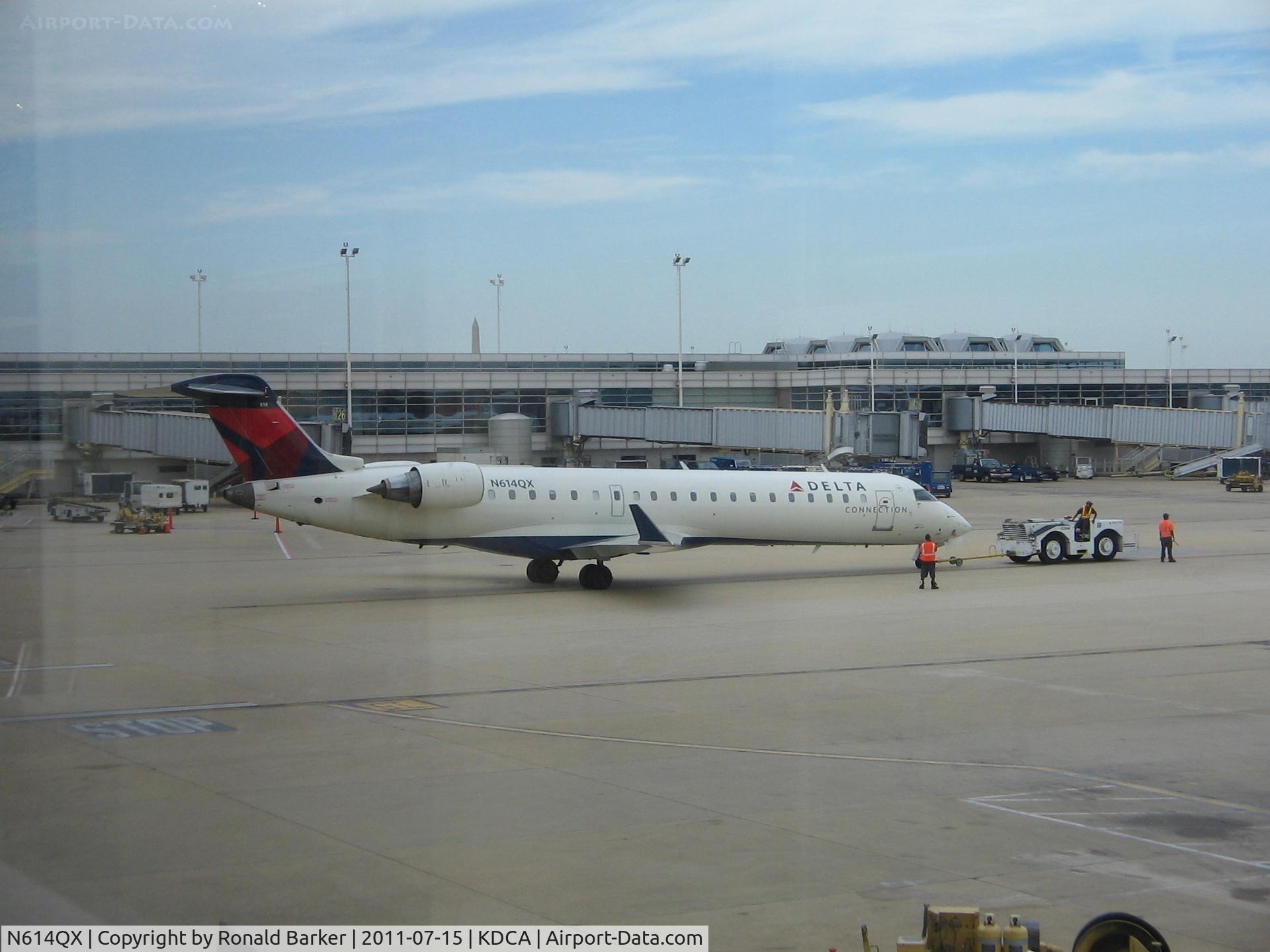 N614QX, 2002 Bombardier CRJ-701 (CL-600-2C10) Regional Jet C/N 10049, National AP
