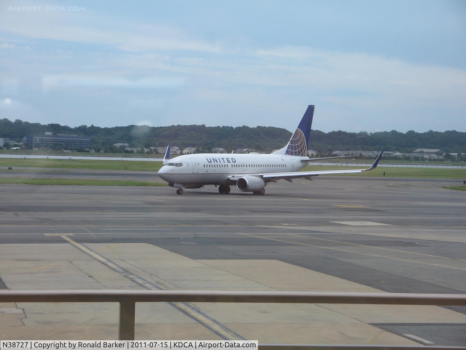 N38727, 1999 Boeing 737-724 C/N 28797, National AP