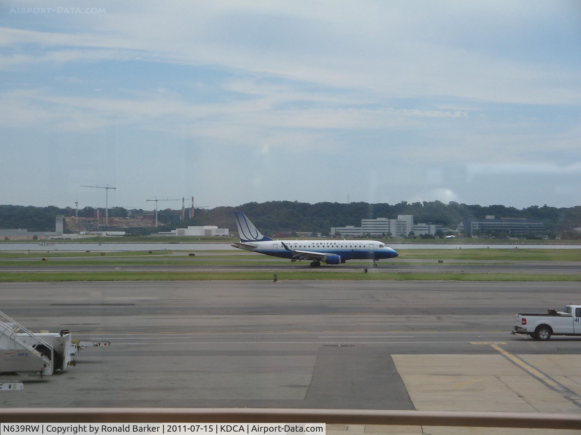 N639RW, 2004 Embraer 170SE (ERJ-170-100SE) C/N 17000057, Arriving Natinal AP