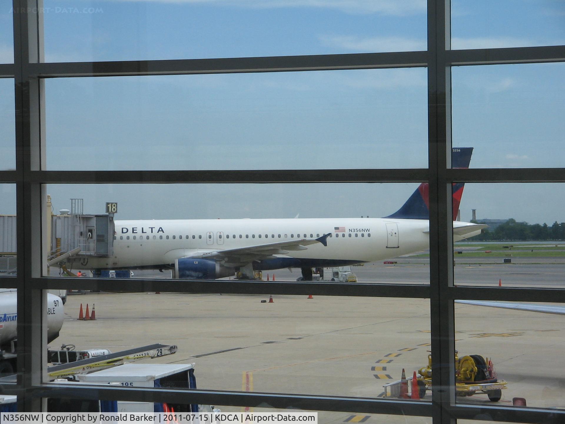 N356NW, 1998 Airbus A320-212 C/N 818, National AP