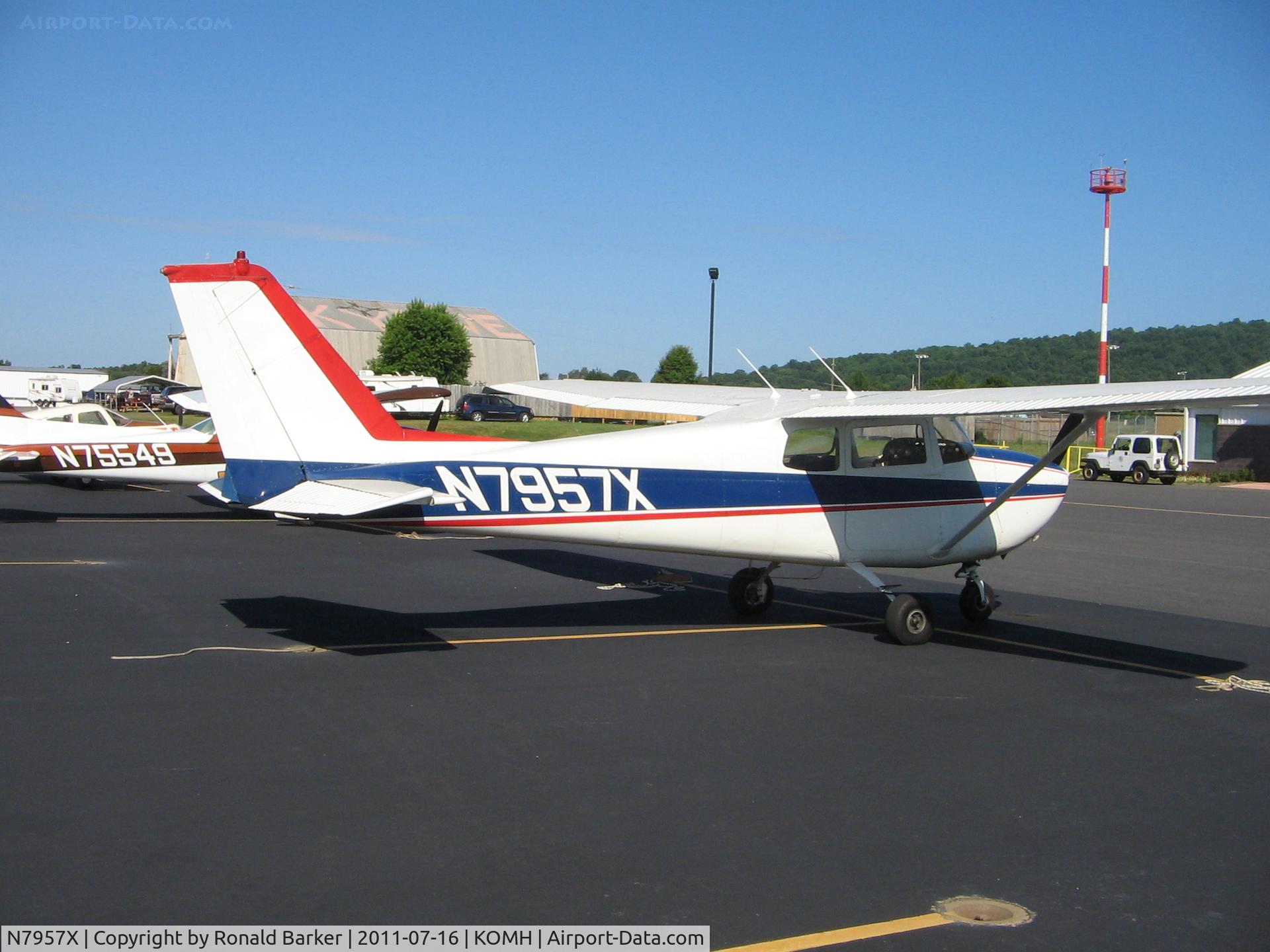 N7957X, 1961 Cessna 172B C/N 17248457, Orange