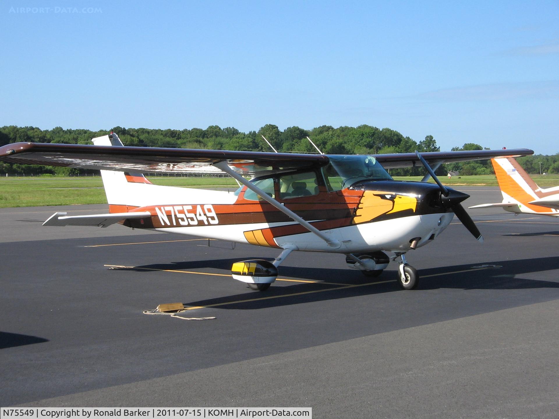 N75549, 1976 Cessna 172N C/N 17267799, Orange