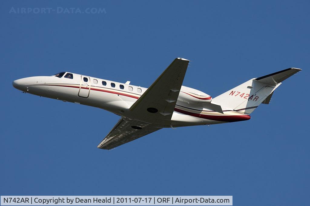 N742AR, 2006 Cessna 525B CitationJet CJ3 C/N 525B-0074, Ahern Rentals, Inc 2006 Cessna 525B Citation CJ3 N742AR climbing out from RWY 5.