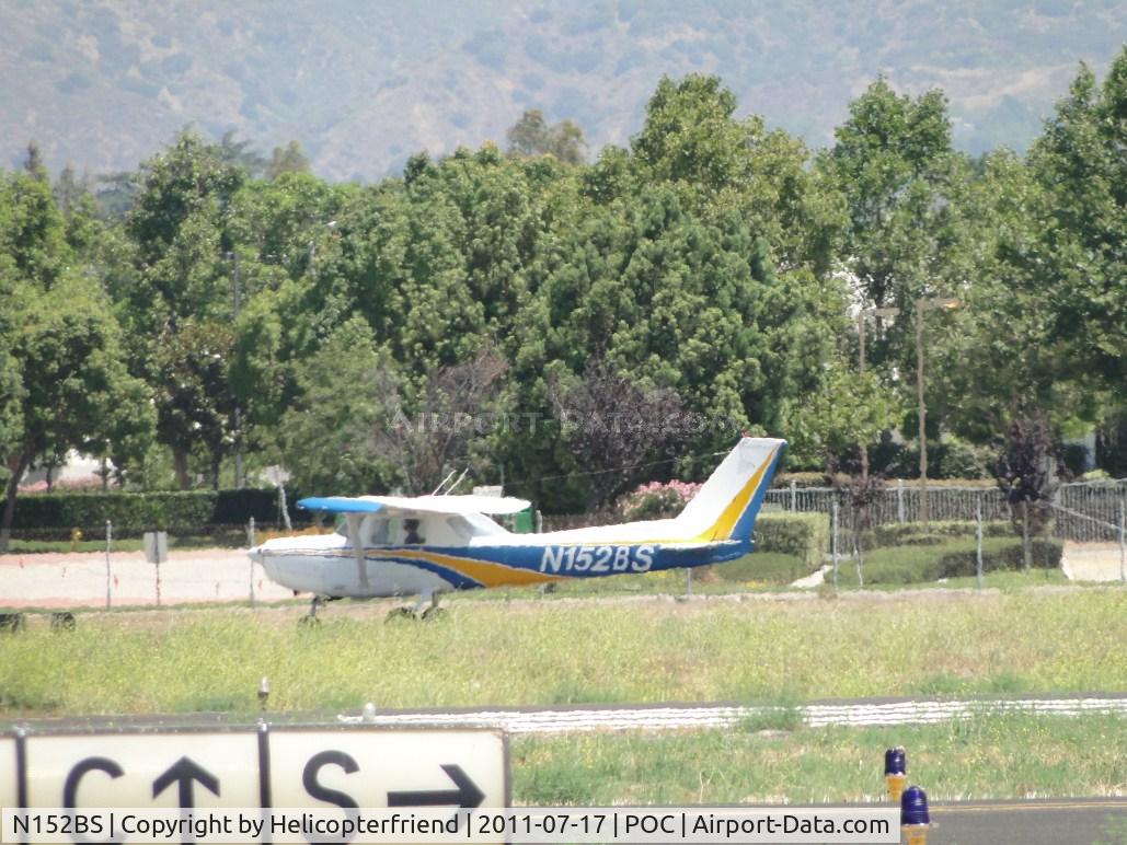 N152BS, 1979 Cessna 152 C/N 15283553, Rolling out after landing on runway 26R