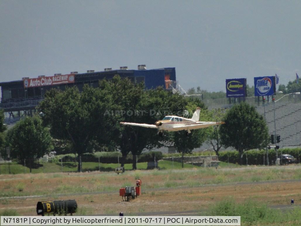 N7181P, 1960 Piper PA-24-250 Comanche C/N 24-2350, On final for runway 26R